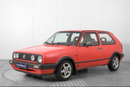 Volkswagen Golf 1.6 GTD . thumbnail 1