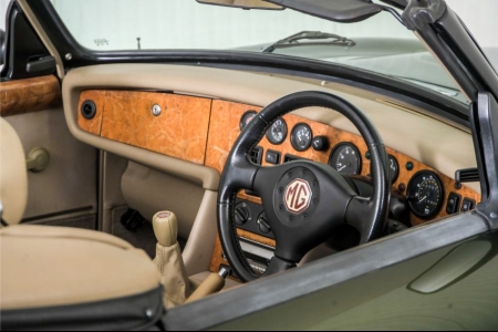 MG RV8 4.0 V8 RHD thumbnail 37