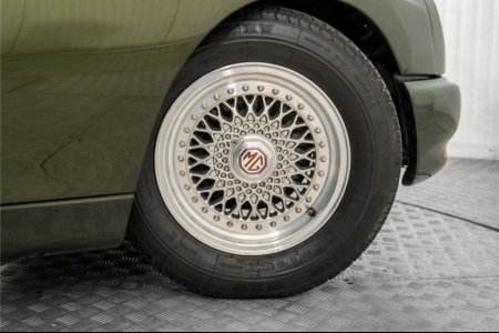 MG RV8 4.0 V8 RHD thumbnail 44