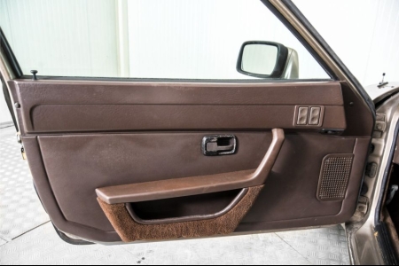 Porsche 944 2.5 Coup&eacute; thumbnail 34