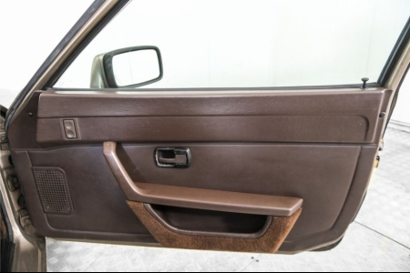 Porsche 944 2.5 Coup&eacute; thumbnail 35