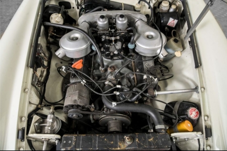 MG B GT V8 LHD thumbnail 40