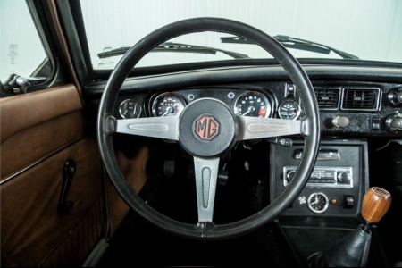 MG B GT V8 LHD thumbnail 8