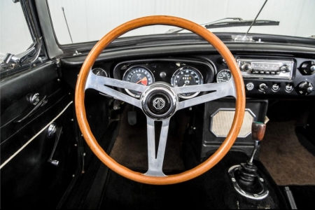 MG B 1.8 Roadster thumbnail 8