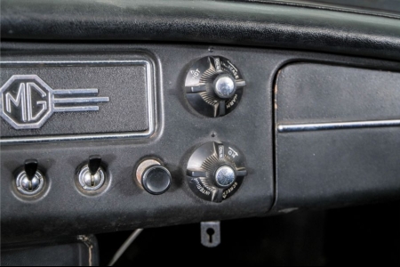 MG B MGB 1.8 met overdrive , spaakwielen  thumbnail 21
