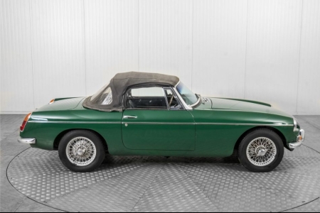 MG B MGB 1.8 met overdrive , spaakwielen  thumbnail 67