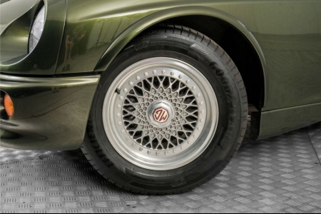 MG RV8 4.0 V8 LHD automaat thumbnail 4