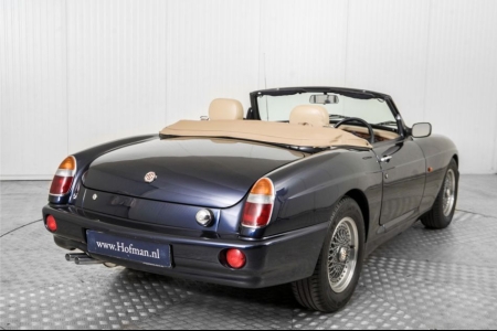 MG RV8 4.0 V8 Oxford Blue thumbnail 26