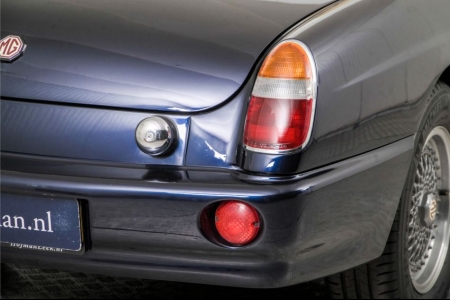 MG RV8 4.0 V8 Oxford Blue thumbnail 30