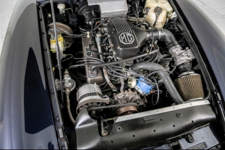 MG RV8 4.0 V8 Oxford Blue thumbnail 38
