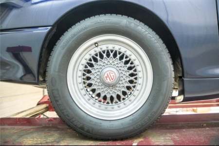 MG RV8 4.0 V8 Oxford Blue thumbnail 60