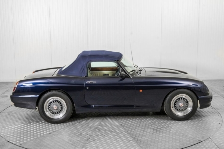 MG RV8 4.0 V8 Oxford Blue thumbnail 75