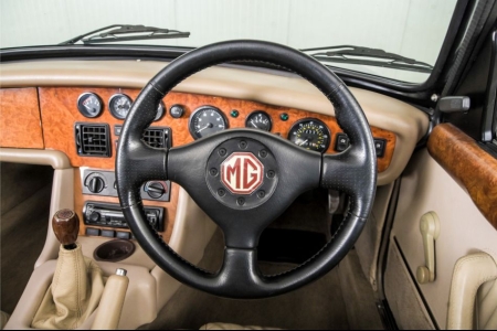 MG RV8 4.0 V8 Oxford Blue thumbnail 8