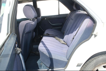 Mercedes-Benz 200-serie 300 D thumbnail 6