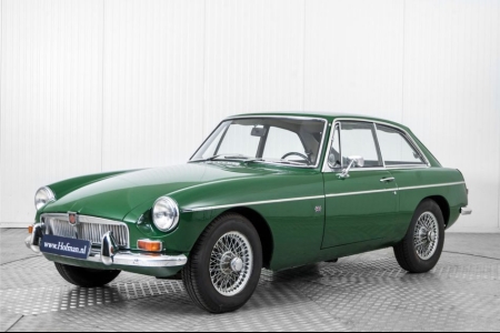 MG B 1.8 GT thumbnail 1