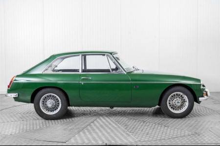 MG B 1.8 GT thumbnail 10