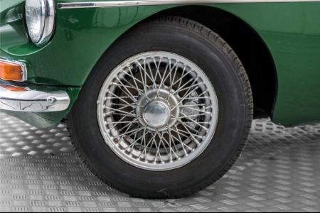 MG B 1.8 GT thumbnail 4