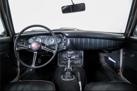 MG B 1.8 GT thumbnail 7