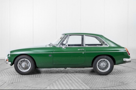 MG B 1.8 GT thumbnail 9