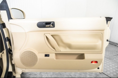 Volkswagen New Beetle Cabriolet 1.6 leer en airco 1e eigenaar thumbnail 31