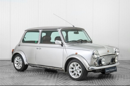 MINI Cooper 1.3 MPI 40th Anniversary thumbnail 5