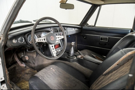 MG B GT MGBGT 1972 model, stalen dashbord, overdrive. . thumbnail 15
