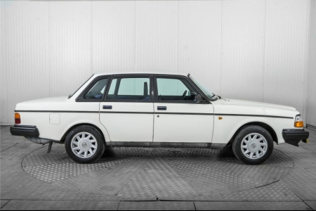 Volvo 244 2.3 GLE Overdrive thumbnail 10