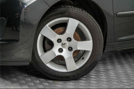 Peugeot 207 SW 1.6 VTi Premi&egrave;re thumbnail 4