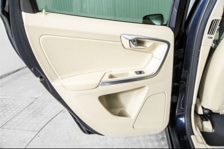 Volvo XC60 2.0 D3 handgeschakeld thumbnail 35