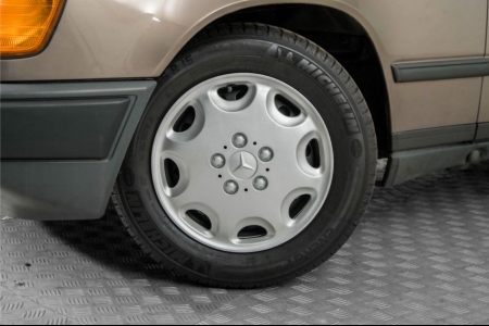 Mercedes-Benz 300TD automaat W124 300 TD thumbnail 4