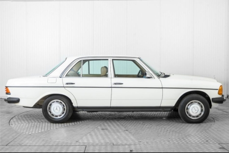 Mercedes-Benz 300d w123 300 D 5 cyl. thumbnail 10