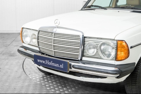 Mercedes-Benz 300d w123 300 D 5 cyl. thumbnail 18
