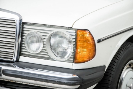 Mercedes-Benz 300d w123 300 D 5 cyl. thumbnail 22