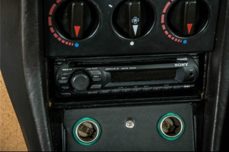 Mercedes-Benz 300d w123 300 D 5 cyl. thumbnail 25