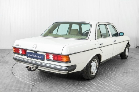 Mercedes-Benz 300d w123 300 D 5 cyl. thumbnail 26