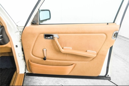 Mercedes-Benz 300d w123 300 D 5 cyl. thumbnail 32
