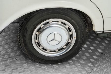 Mercedes-Benz 300d w123 300 D 5 cyl. thumbnail 33