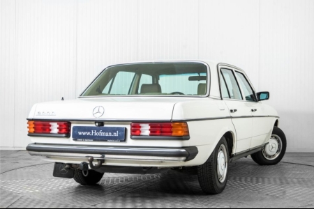 Mercedes-Benz 300d w123 300 D 5 cyl. thumbnail 39