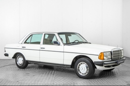 Mercedes-Benz 300d w123 300 D 5 cyl. thumbnail 5