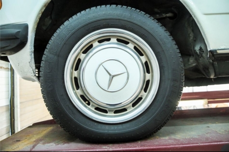 Mercedes-Benz 300d w123 300 D 5 cyl. thumbnail 51
