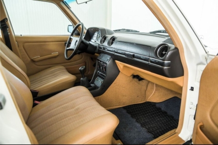 Mercedes-Benz 300d w123 300 D 5 cyl. thumbnail 64