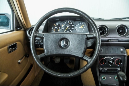 Mercedes-Benz 300d w123 300 D 5 cyl. thumbnail 8