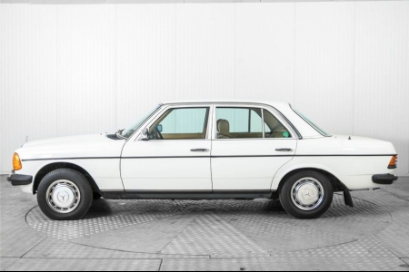 Mercedes-Benz 300d w123 300 D 5 cyl. thumbnail 9