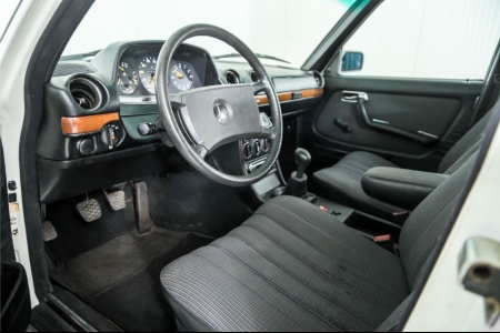 Mercedes-Benz 230TE W123 5 bak thumbnail 11