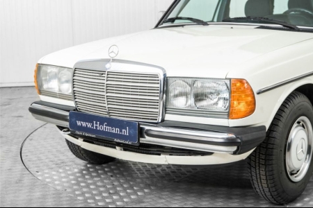 Mercedes-Benz 230TE W123 5 bak thumbnail 19