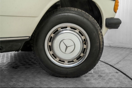 Mercedes-Benz 230TE W123 5 bak thumbnail 40