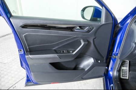Volkswagen T-Roc 1.5 TSI R-Line Business thumbnail 33