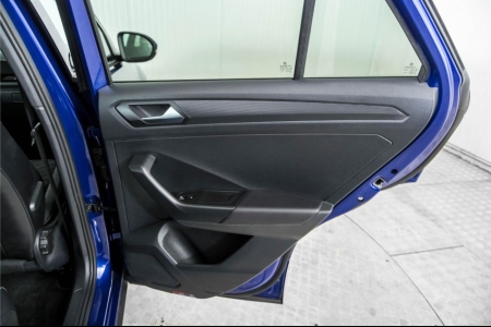 Volkswagen T-Roc 1.5 TSI R-Line Business thumbnail 38