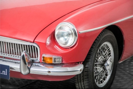 MG B 1.8 GT thumbnail 22