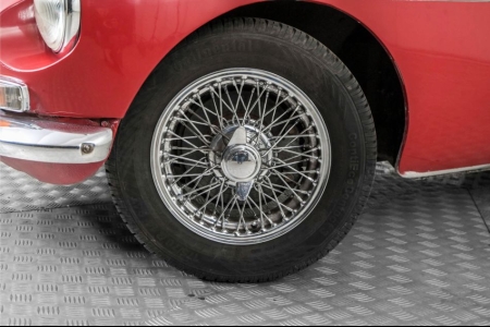 MG B 1.8 GT thumbnail 4